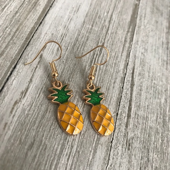 NWT 🍍 Pineapple Dangle Earrings - Picture 3 of 5